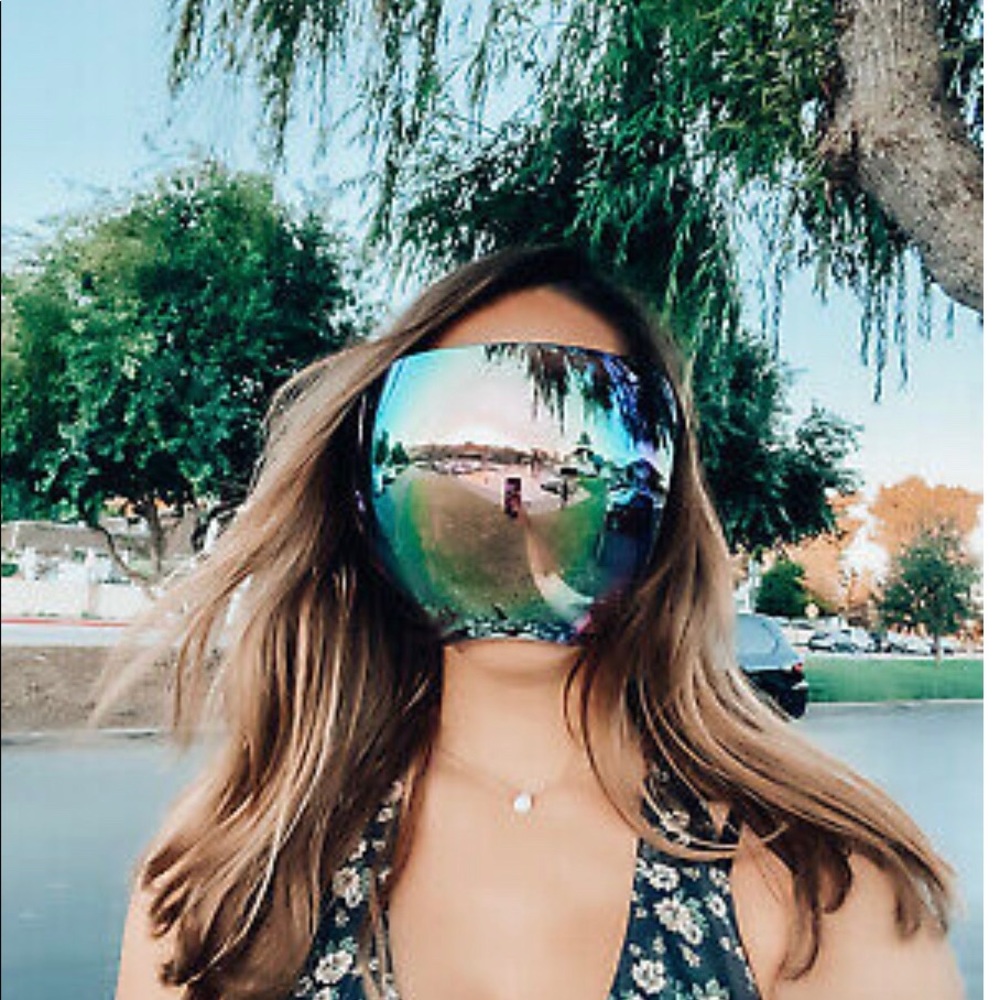 Oversized Sunglasses - Picture 6 of 6